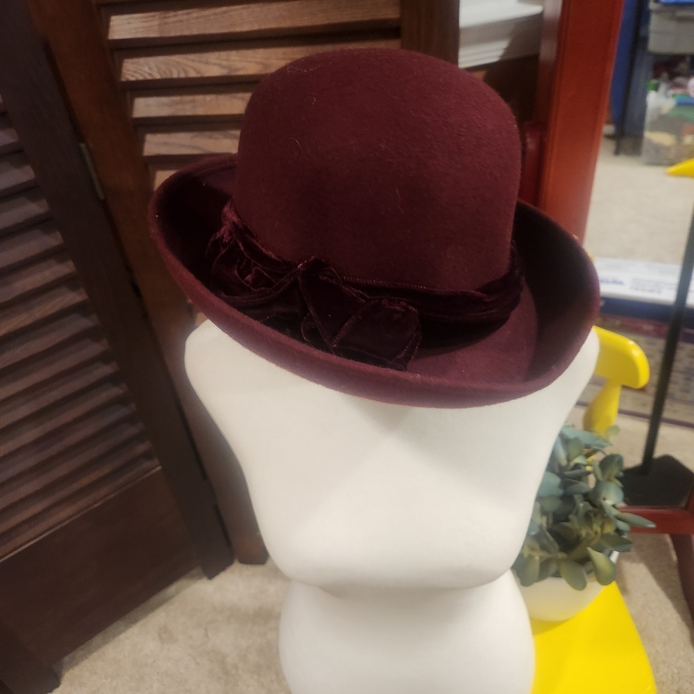 Lord & Taylor Vintage Rich Burgundy Women's Hat